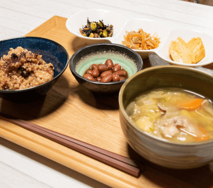 食卓定期便（豚汁入り）